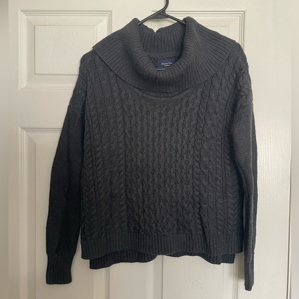 American Eagle Outfitters Cropped Dark Gray Cowl Turtle Neck Sweater size Small